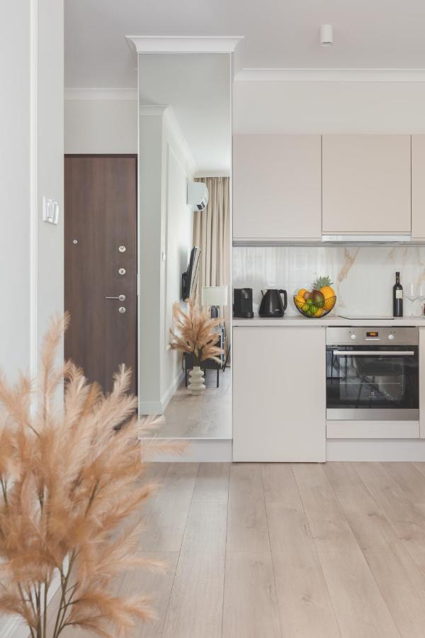 Mennica Residence Central Apartment By Renters Prestige Varsovia Exterior foto